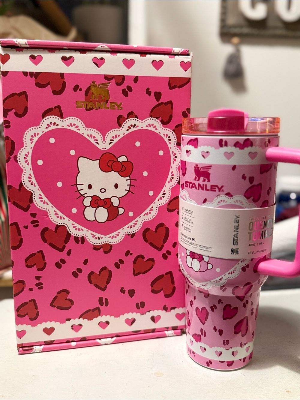 Stanley Pink Hello Kitty Heart Travel Tumbler & Gift Box